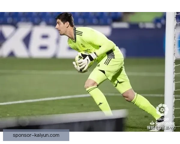 奥布拉克2025赛季表现稳健，扑救成功率与零封场次持续提升